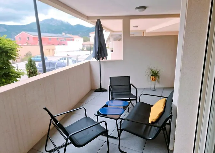 Deux Pieces A Calvi